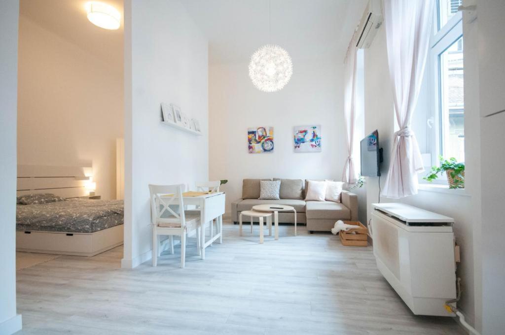 Cs3 Csanyi Apartment Budapest Exterior photo