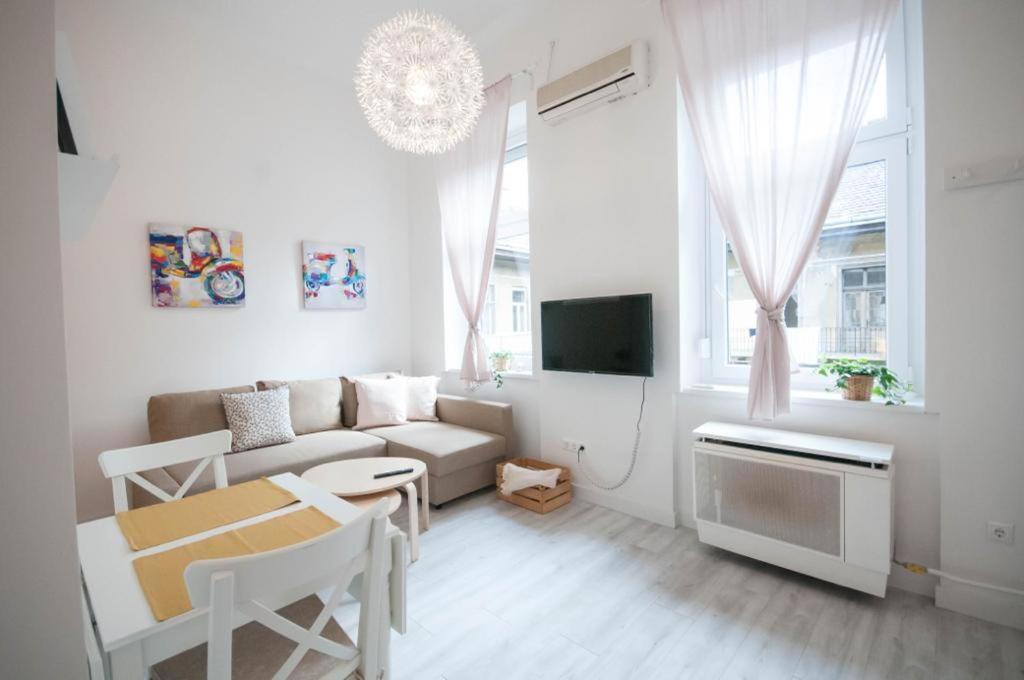 Cs3 Csanyi Apartment Budapest Exterior photo